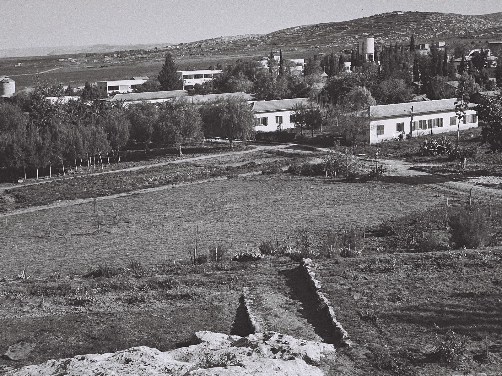 צילום היסטורי של קיבוץ ׳משמר העמק׳ בשנותיו הראשונות. 